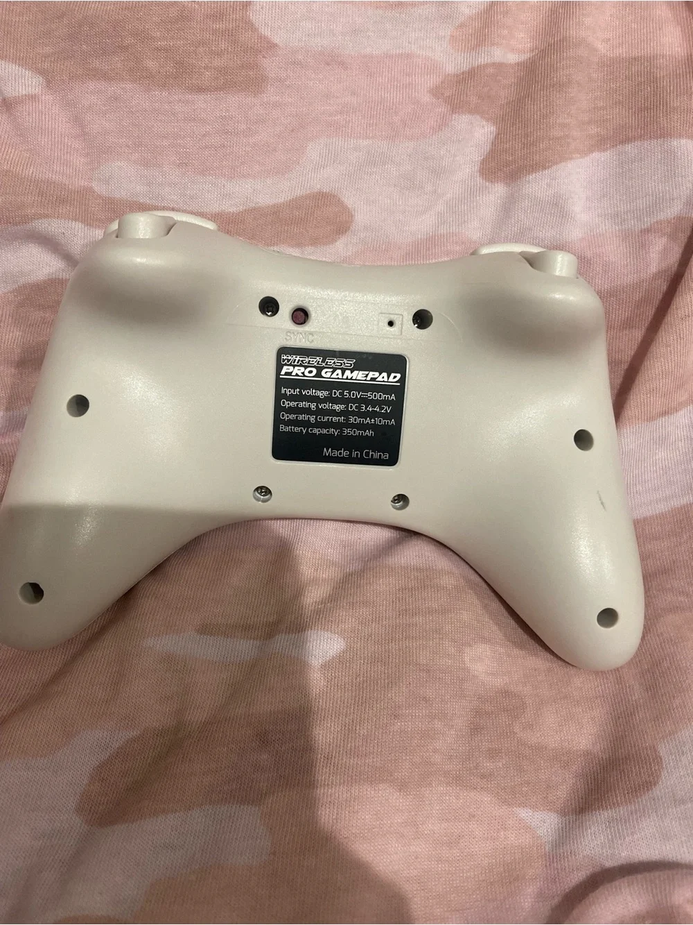 Wireless White Gaming Controller with USB Cable